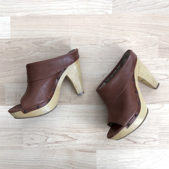 Heels - Picture 4 of 4